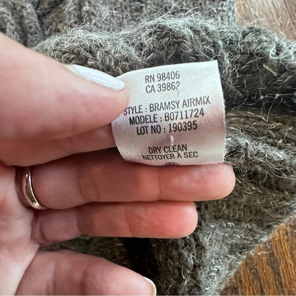 THEORY Bramsy Airmix Dark Gray Cable Knit Chunky Sweater Size Small 1357 - Picture 6 of 10